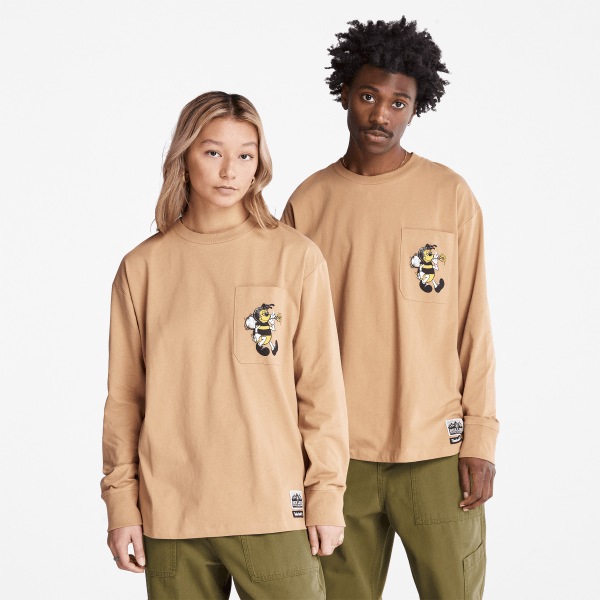 Timberland - T-shirt a Maniche Lunghe con Grafica sul Retro Bee Line x Timberland in marrone