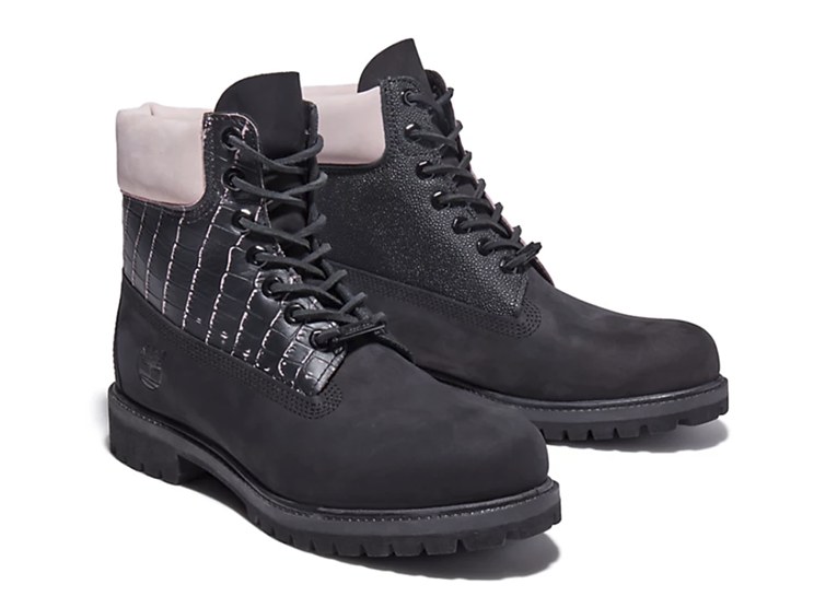 Sailing boots