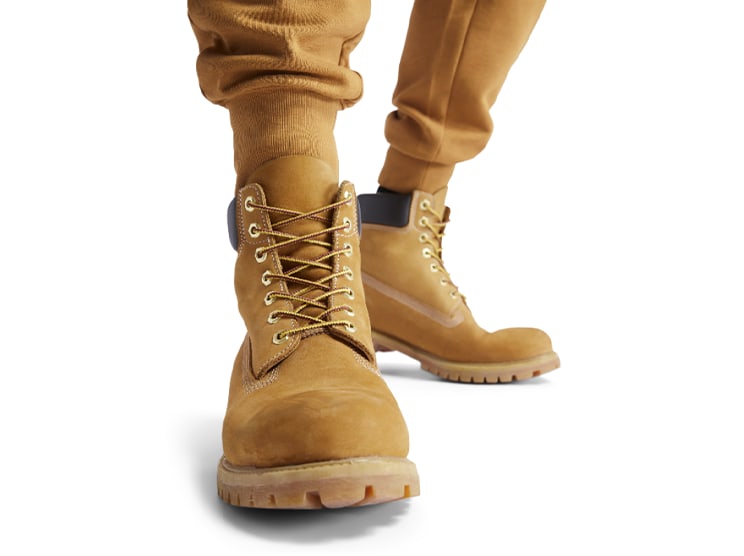 Sailing boots