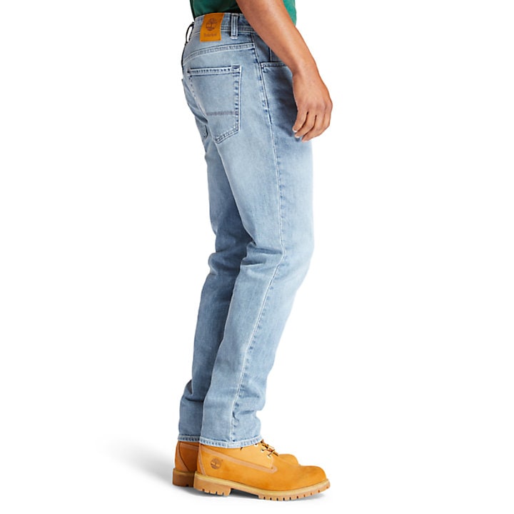 light-denim-jeans-with-original-timberland-boots