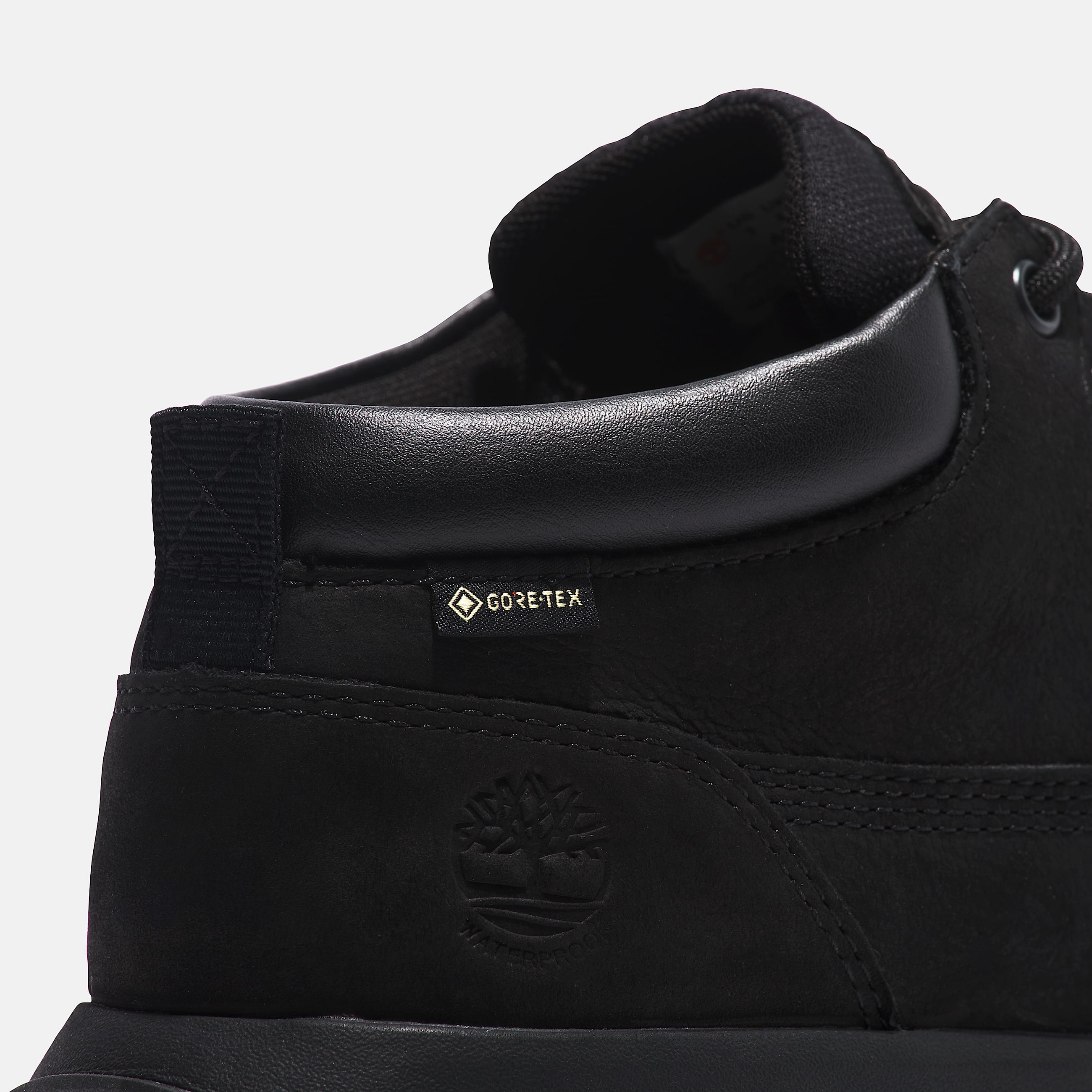 Winsor Park Mid GORETEX Trainer for Men in Black TBL Black ALT7