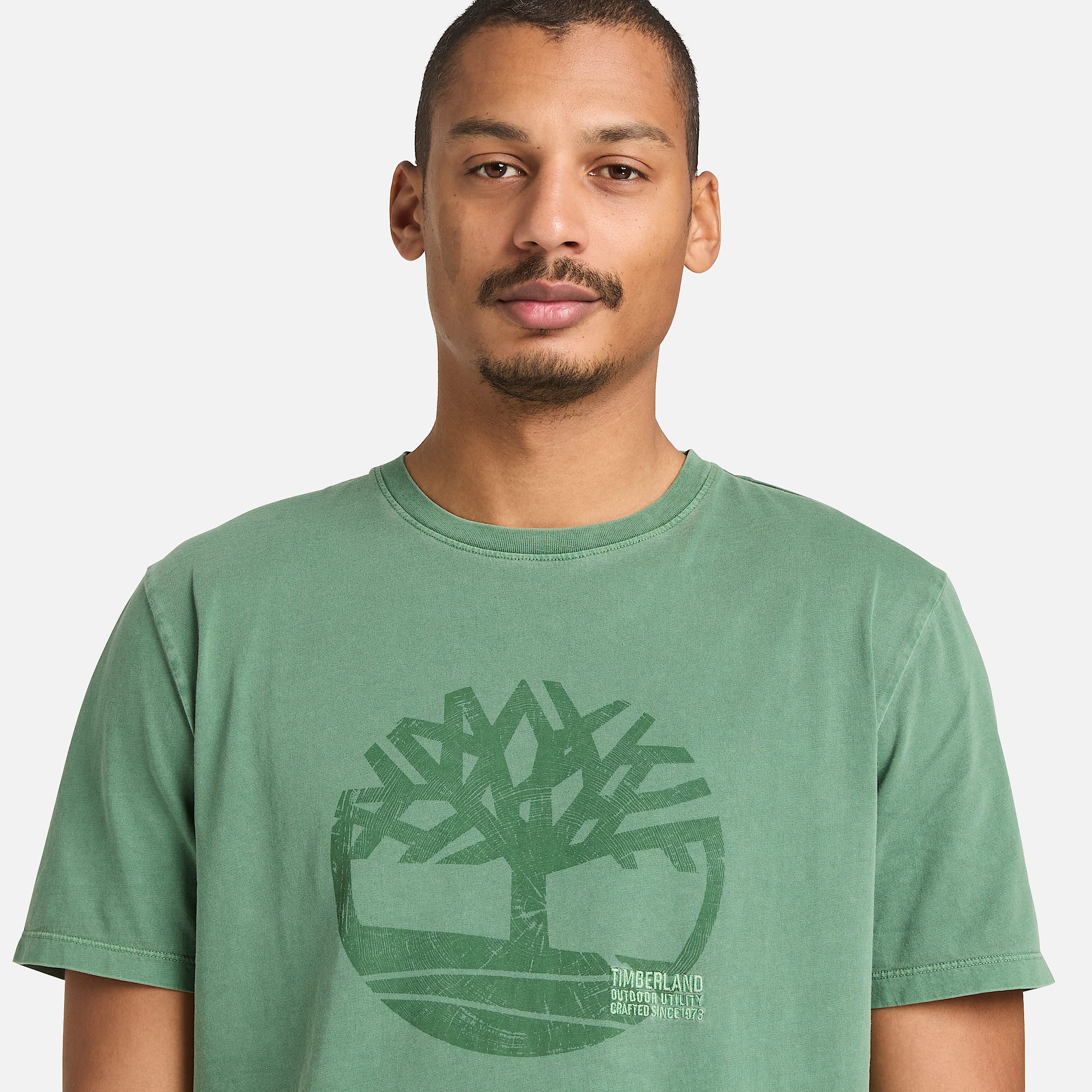 Stckgefrbtes TShirt mit LogoGrafik fr Herren in Dunkelgrn TBL Grn ALT3