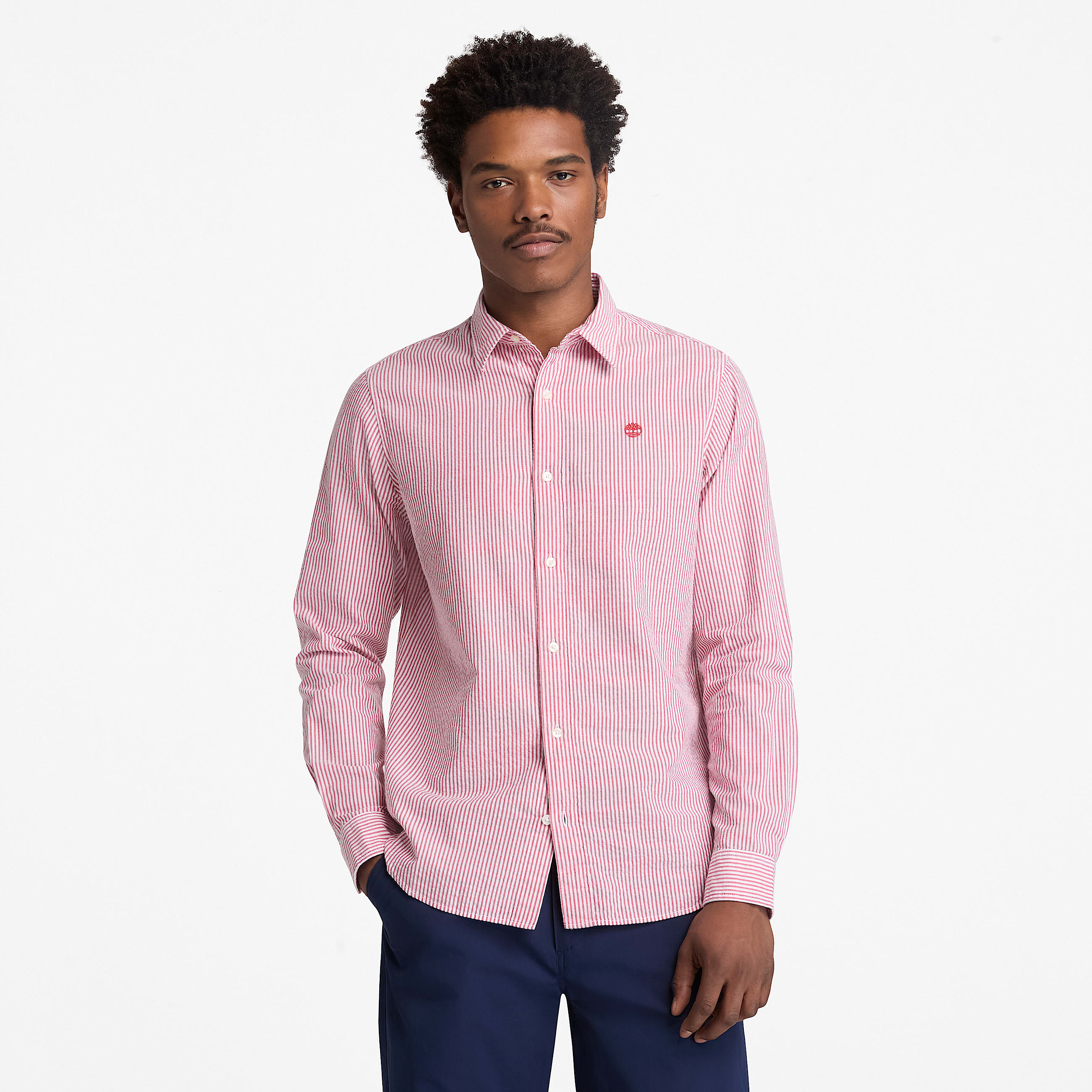 Langrmeliges gestreiftes SeersuckerHemd fr Herren in Rot TBL Rot ALT1