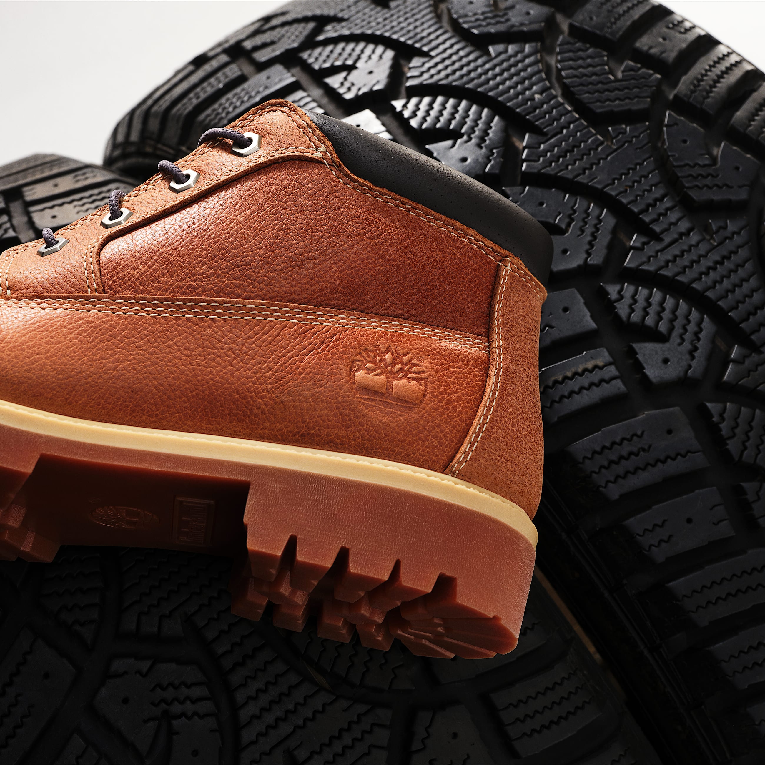 Timberland Road Trip Premium Waterproof Chukka Boot fr Herren in BraunDunkelgrau TBL Braun MKTG1