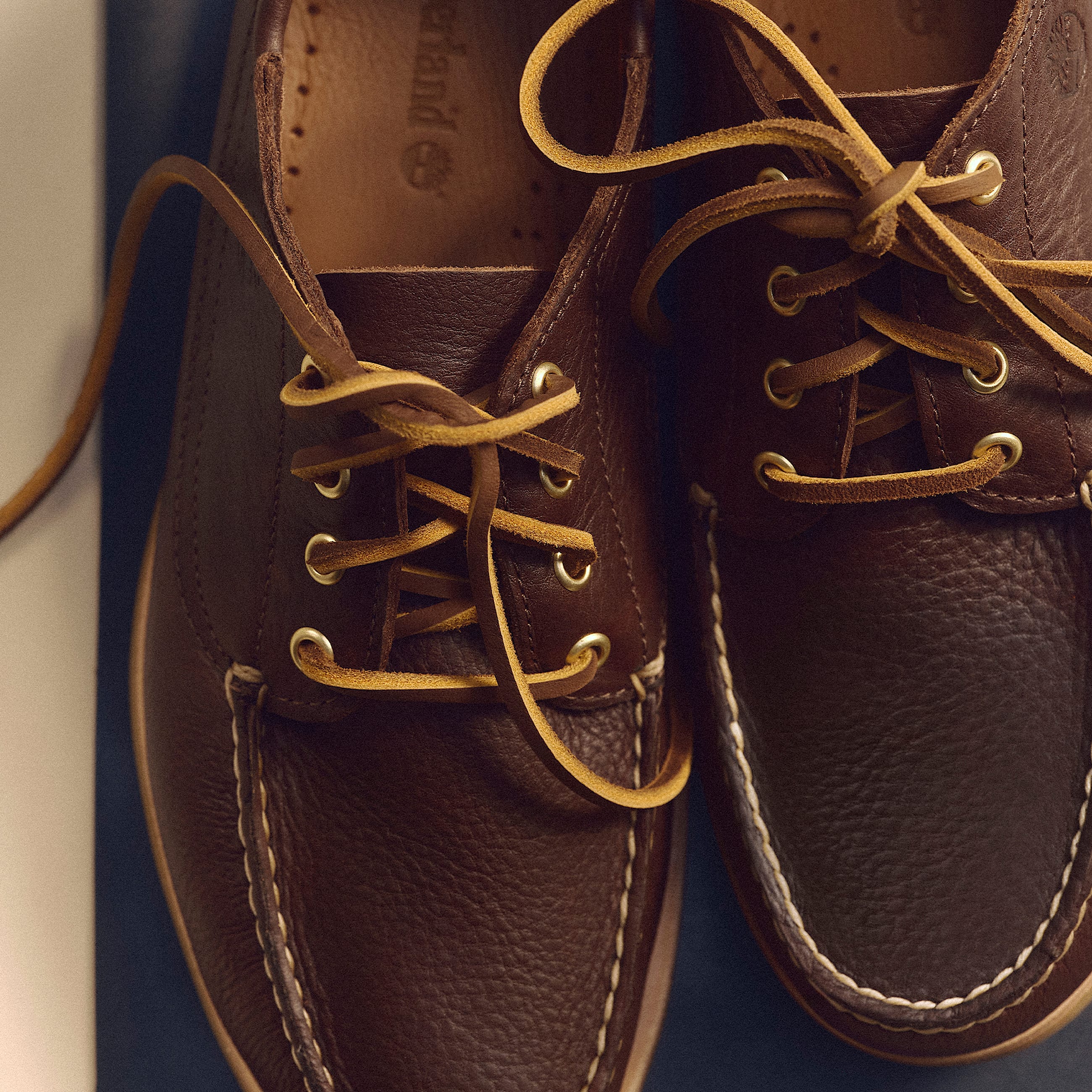 Sapato de Vela Artesanal para Homem em castanhoescuro TBL castanho MKGT2