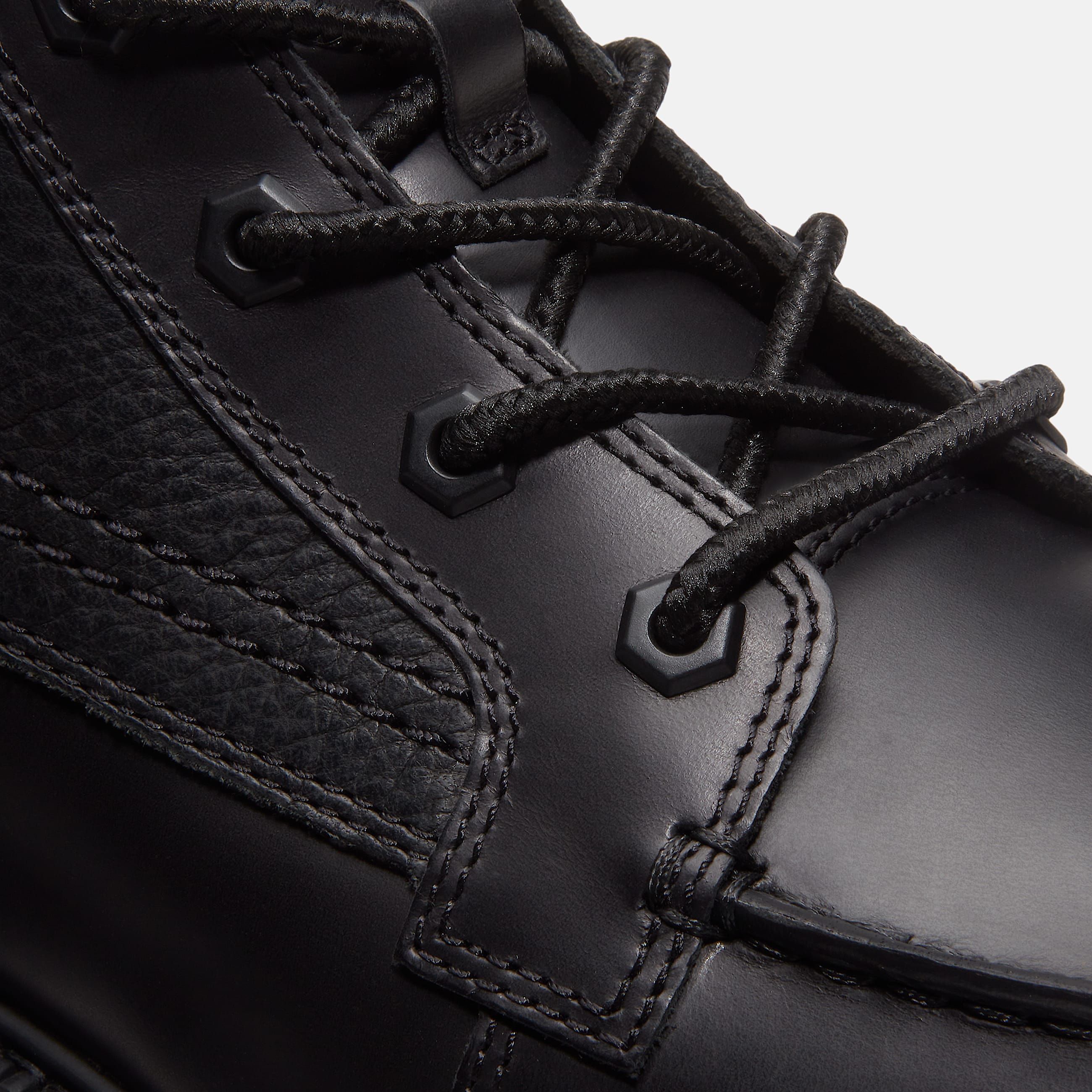 Britton Drive Boot for Men in Black TBL Black ALT7