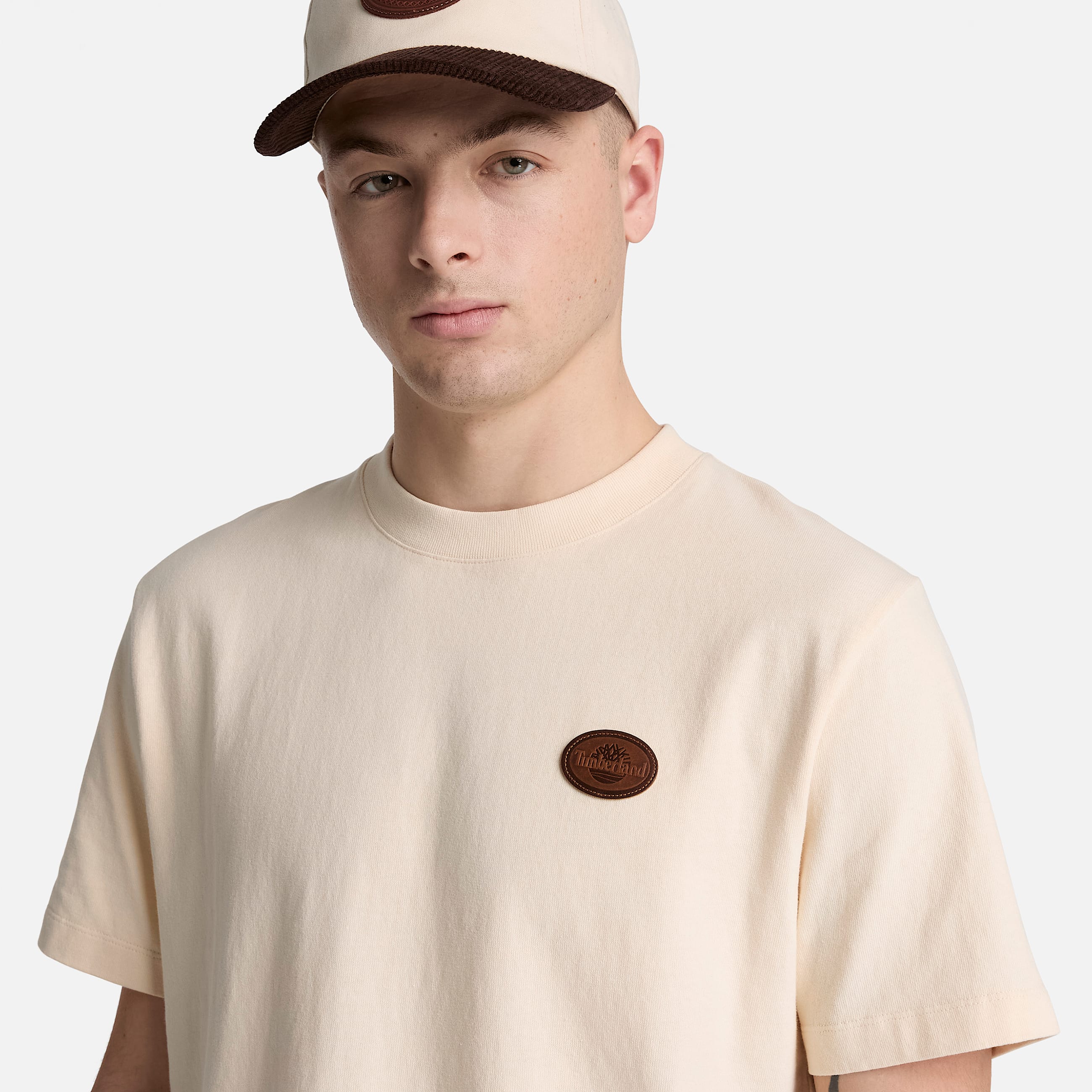 Tshirt  manches courtes et cusson en cuir pour homme en beige TBL beige ALT3