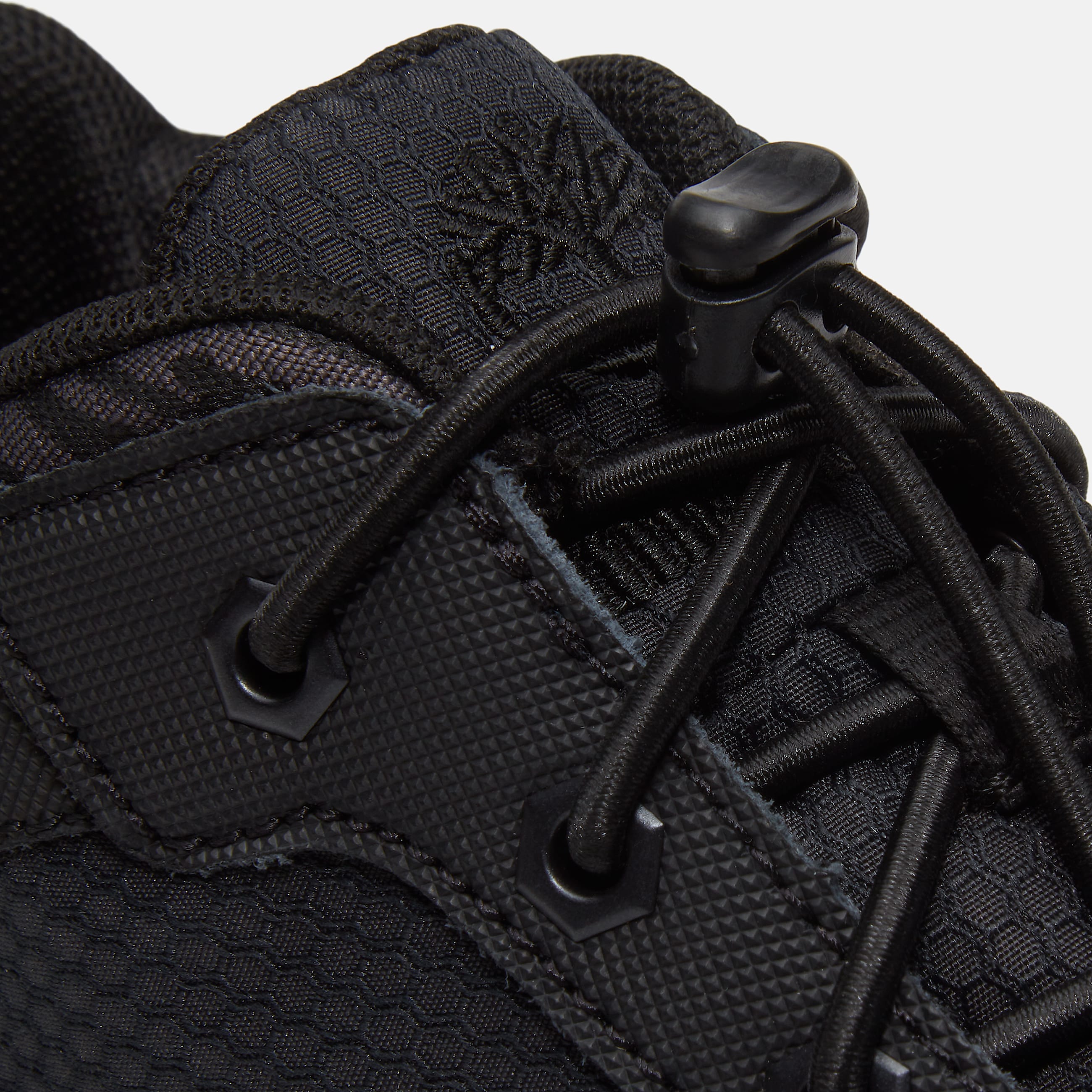 Field Trekker Bungee Trainer for Youth in Black TBL Black ALT7
