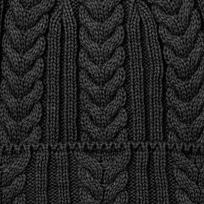 Strickmtze mit Zopfmuster in Schwarz TBL Schwarz ALT2