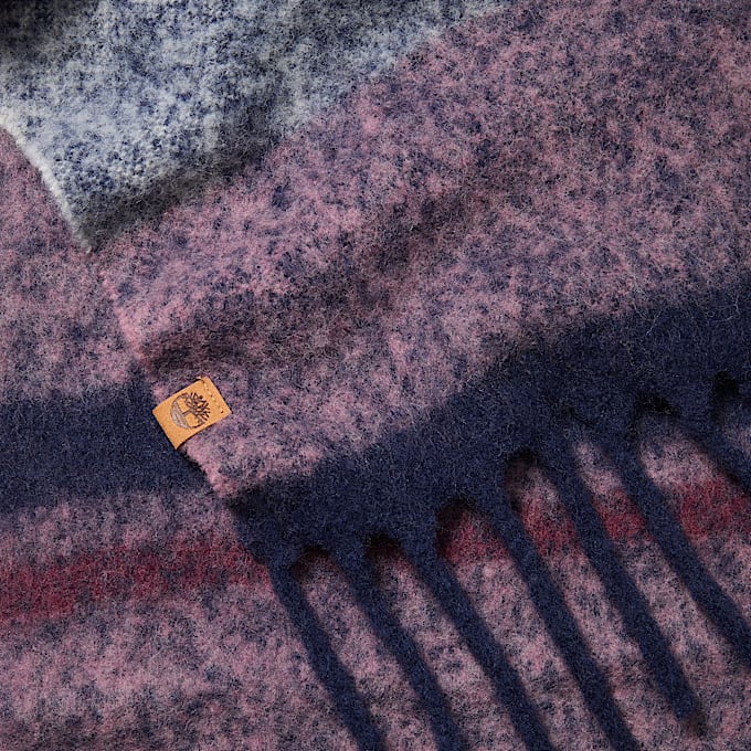 Bufanda a rayas tejida en rosa