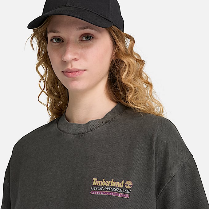 T-shirt Gráfica "Fly Fishing" Sem Género em preto