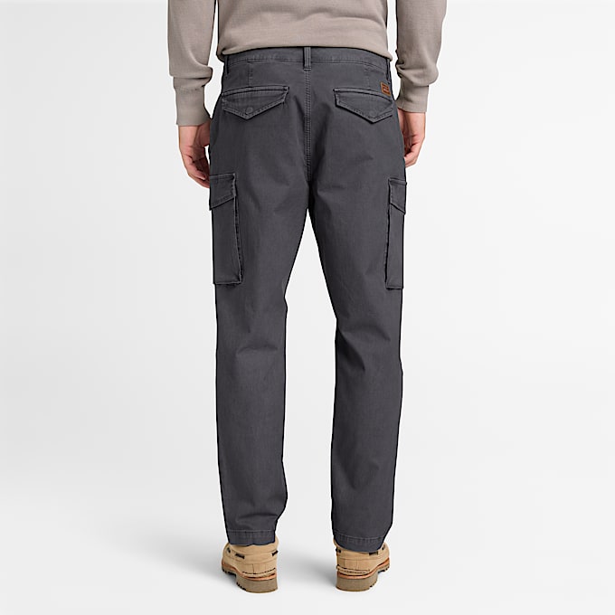 Pantalón cargo teñido en prenda Bedford para hombre en negro