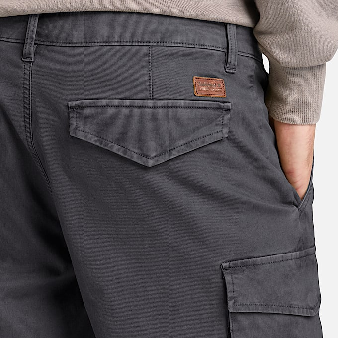 Pantalón cargo teñido en prenda Bedford para hombre en negro