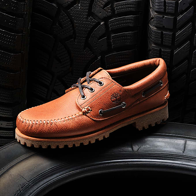 Chaussure bateau cousue main à 3 œillets Timberland® pour homme en marron/gris foncé