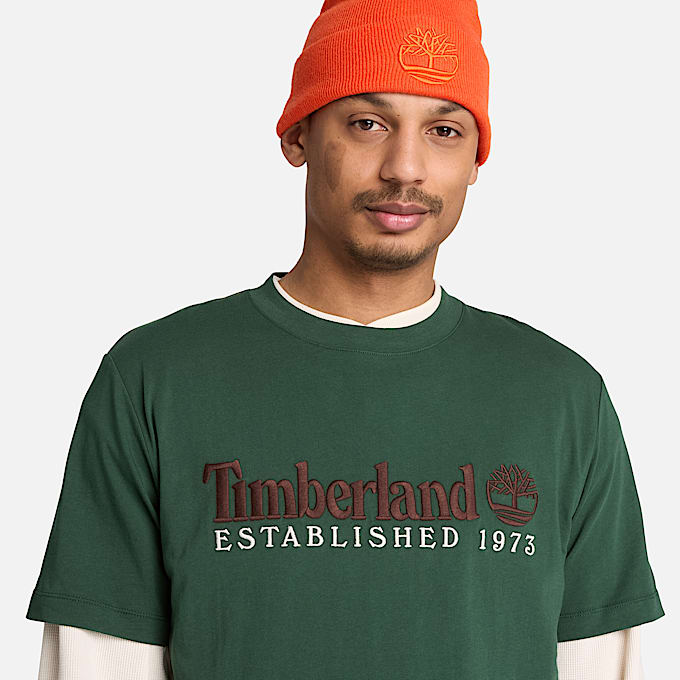 KurzarmTShirt mit Established 1973Stickerei fr Herren in Dunkelgrn TBL Grn ALT3