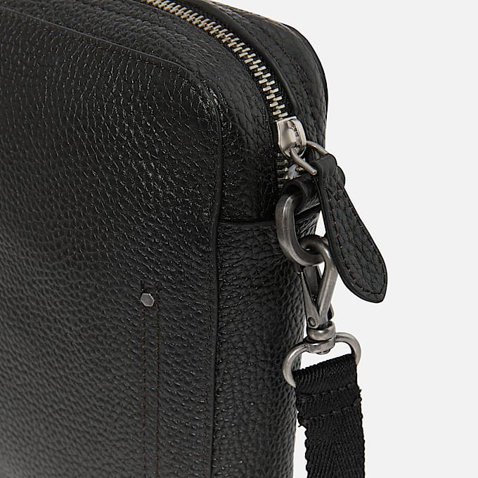 Tuckerman Umhngetasche aus Leder in Schwarz TBL Schwarz ALT3
