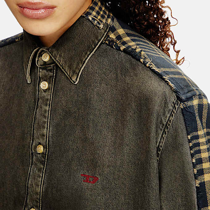 Chemise surteinte en denim à carreaux