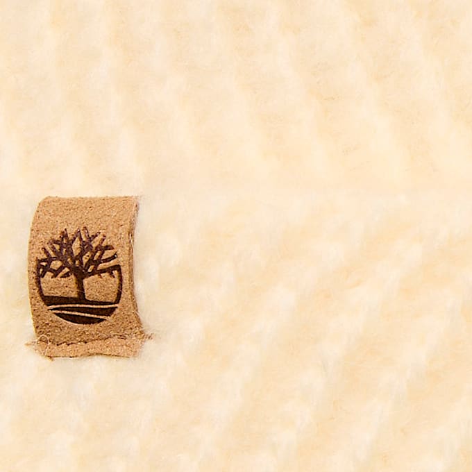 Mütze mit diagonalen Ziernähten in Beige