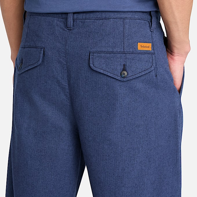 Timberland® Claremont Bundfalten-Chinohose mit Fischgrätmuster für Herren in Dunkelblau