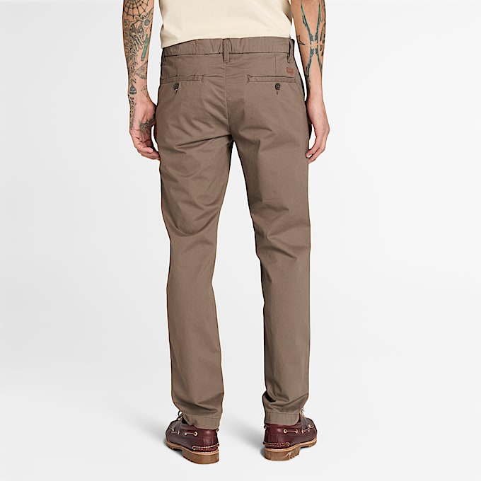 Pantaloni Chino Slim Fit in Twill Claremont da Uomo in marrone