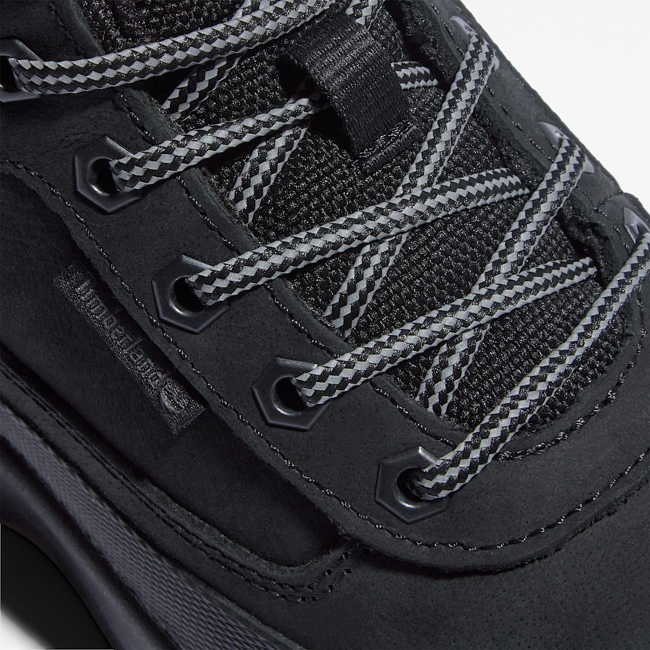 Field Trekker Mid Trainer for Junior in Black TBL Black ALT5