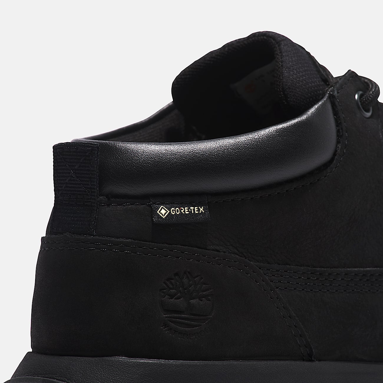 Winsor Park Mid GORETEX Trainer for Men in Black TBL Black ALT7