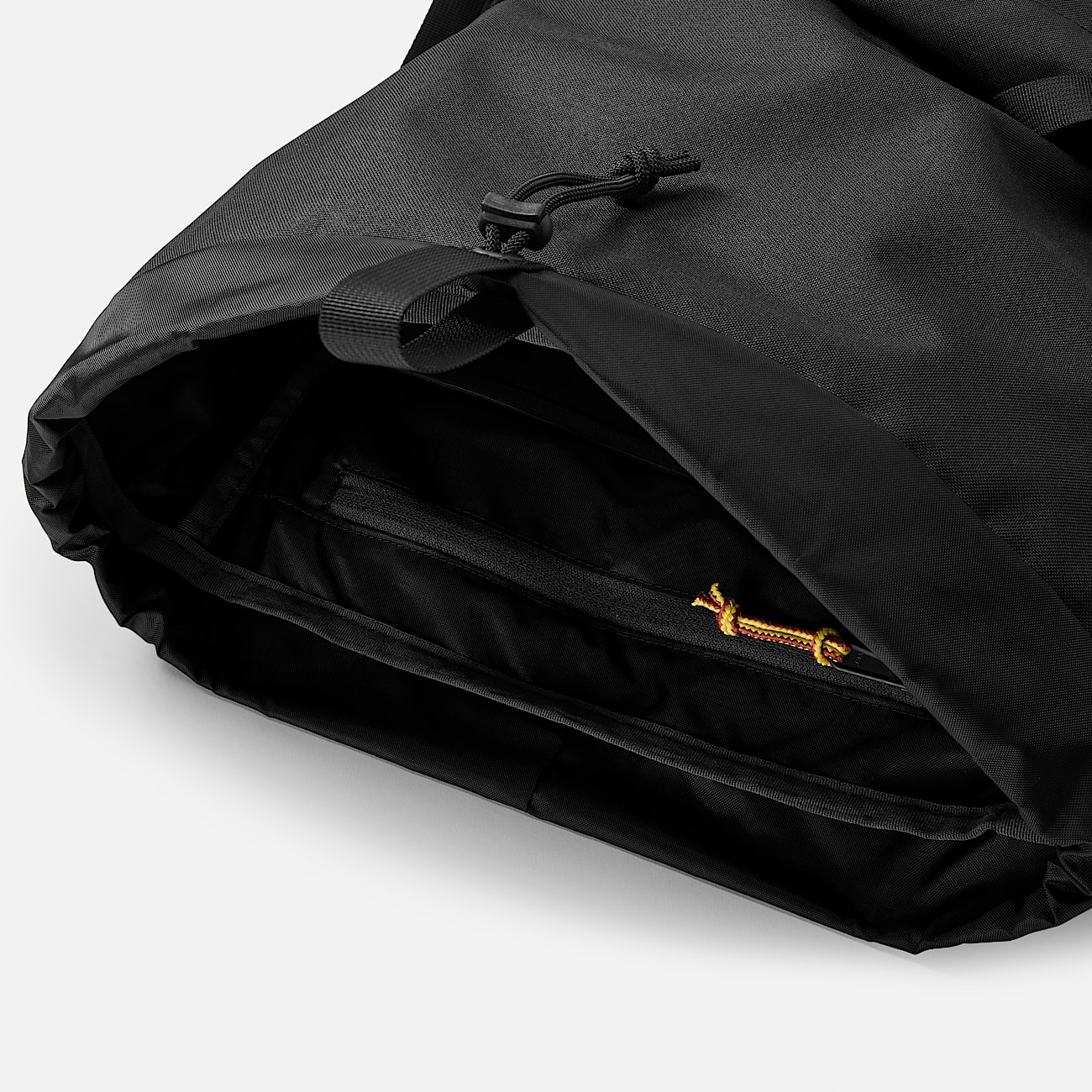 Timberpack Heritage 32Liter Backpack in BlackYellow TBL Black ALT1