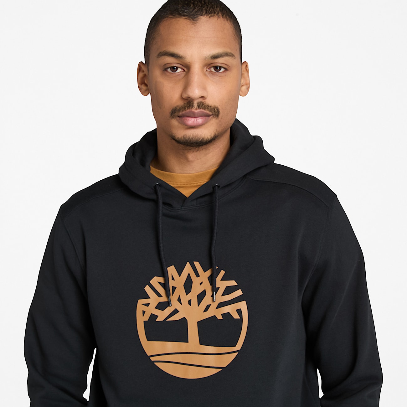 Kennebec River Hoodie mit BaumLogo fr Herren in Schwarz TBL Schwarz ALT2