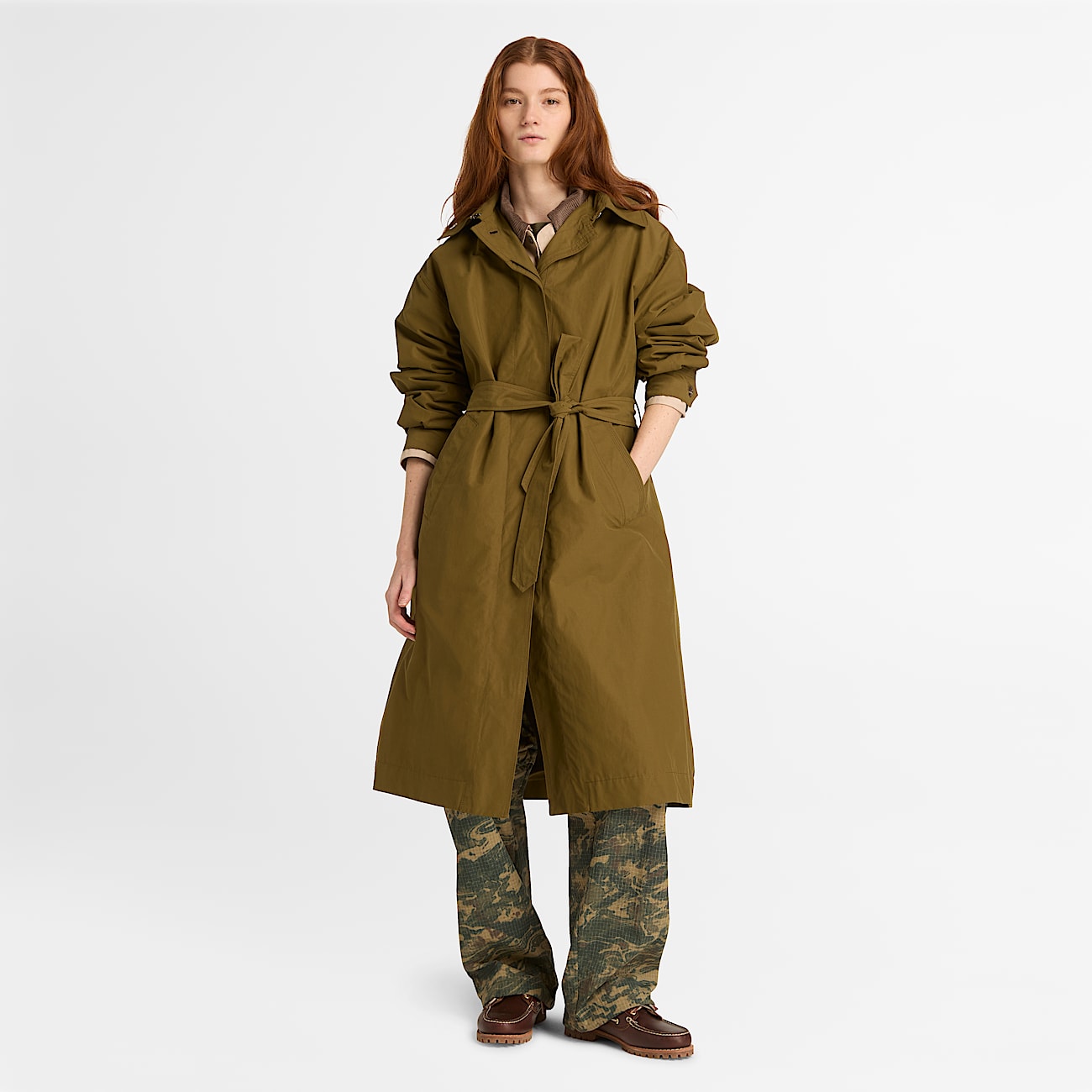 Gabardina larga hidrófuga para mujer en verde oscuro - 3