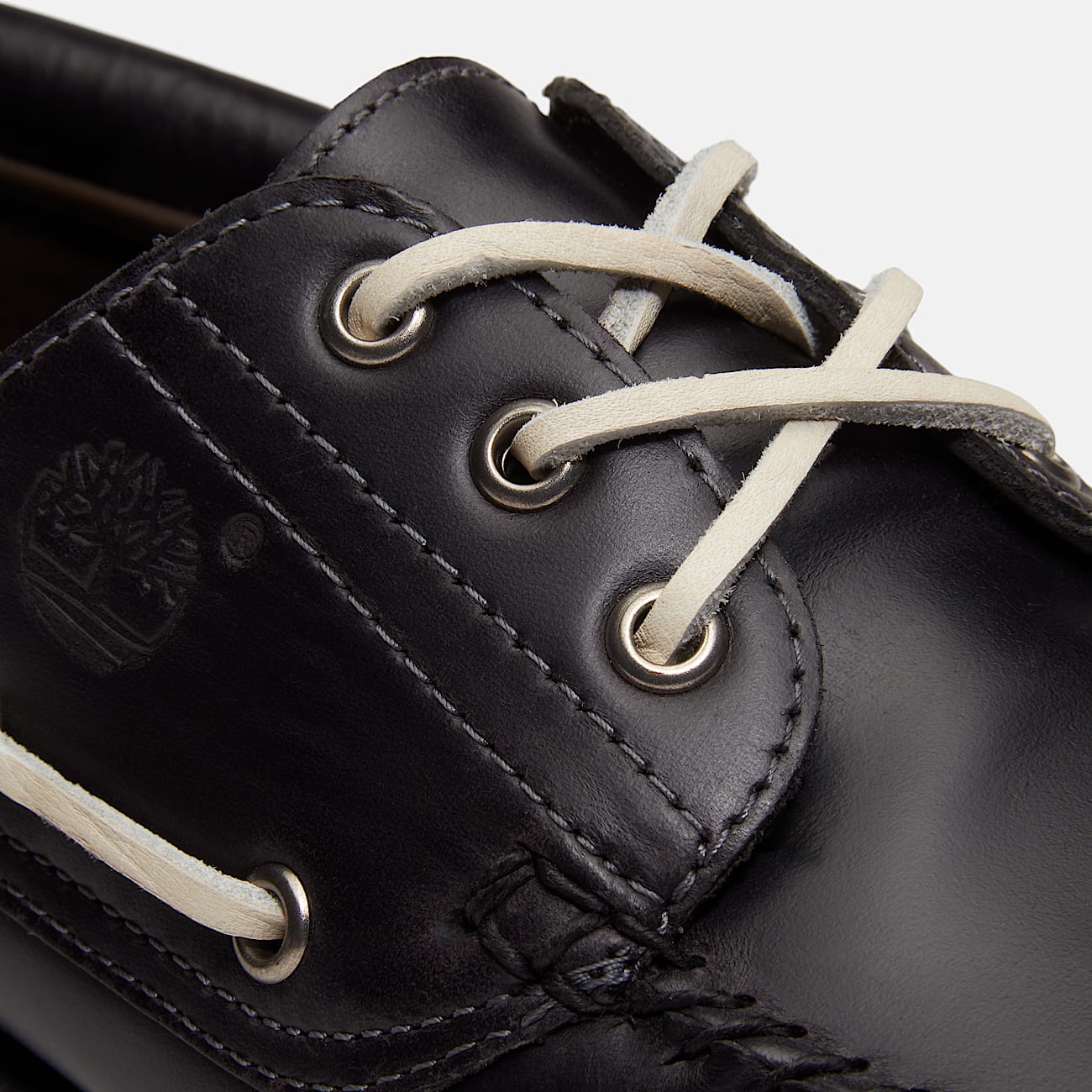 Timberland® Road Trip 3-Eye Lug Handsewn Boat Shoe for Men in Black/Brown - 8