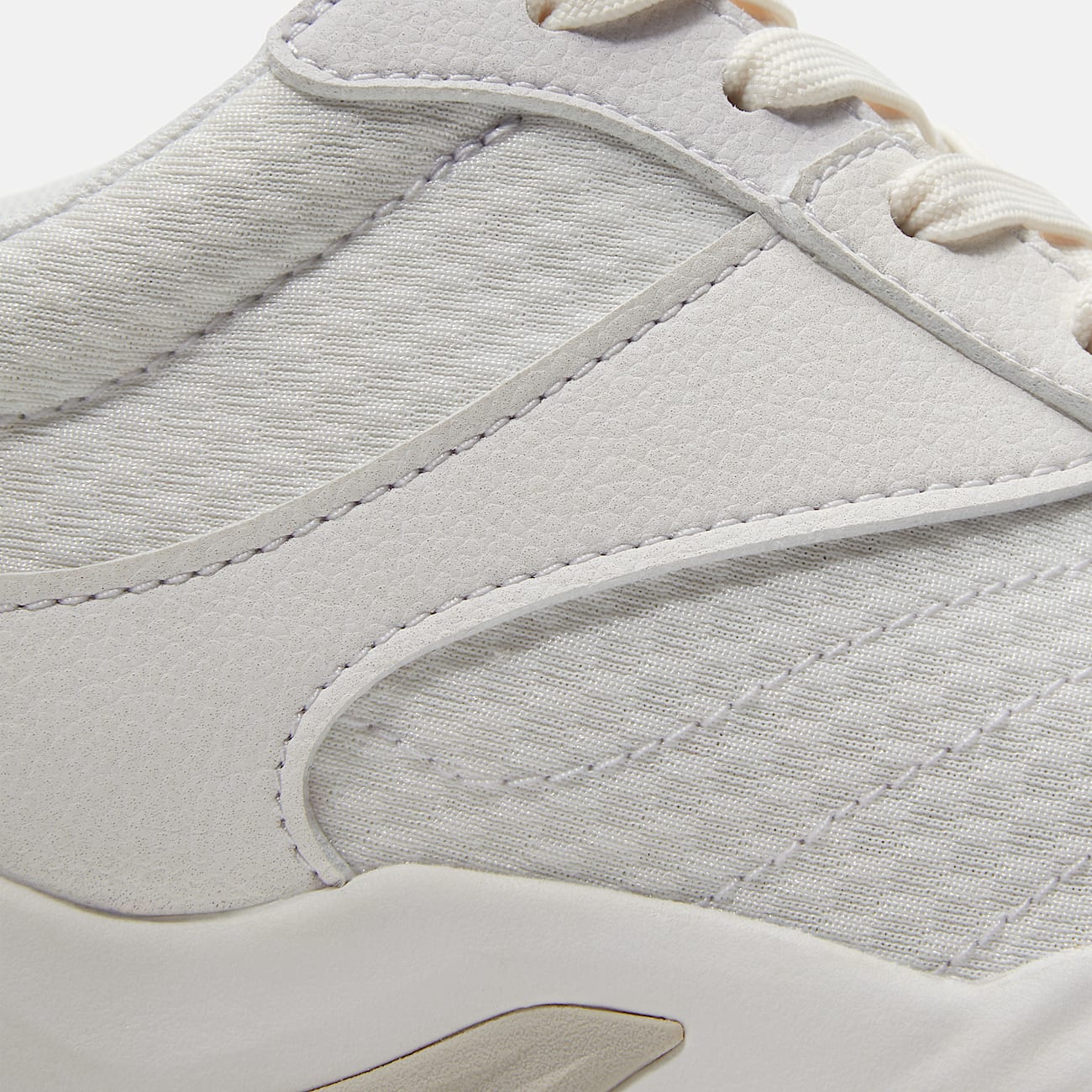 Delphiville Trainer for Women in White TBL White ALT7