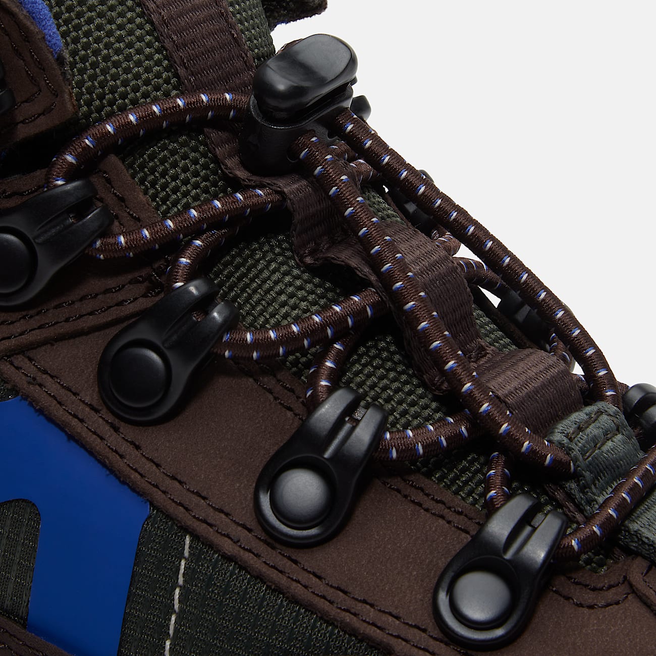 Halbhoher wasserfester GreenStride Motion 6 Bungee Sneaker fr Jugendliche in DunkelbraunDunkelgrn TBL Braun ALT7