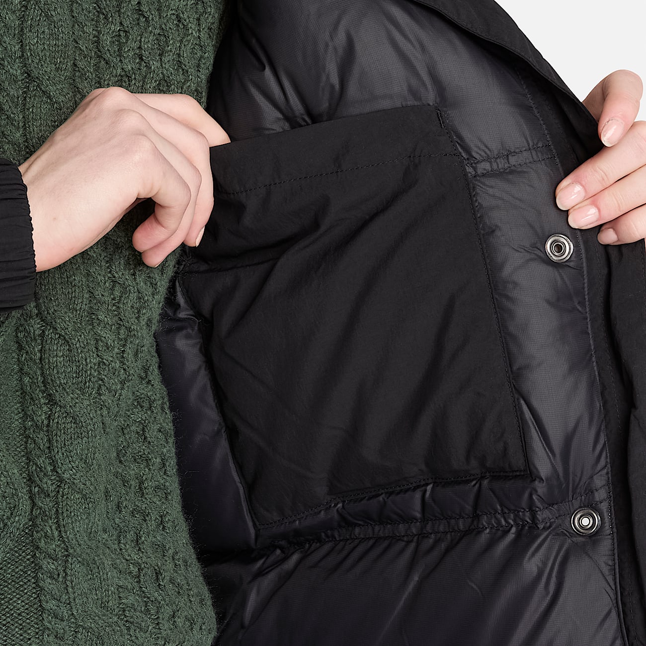 Wasserabweisende DaunenSteppjacke fr Damen in Schwarz TBL Schwarz ALT4