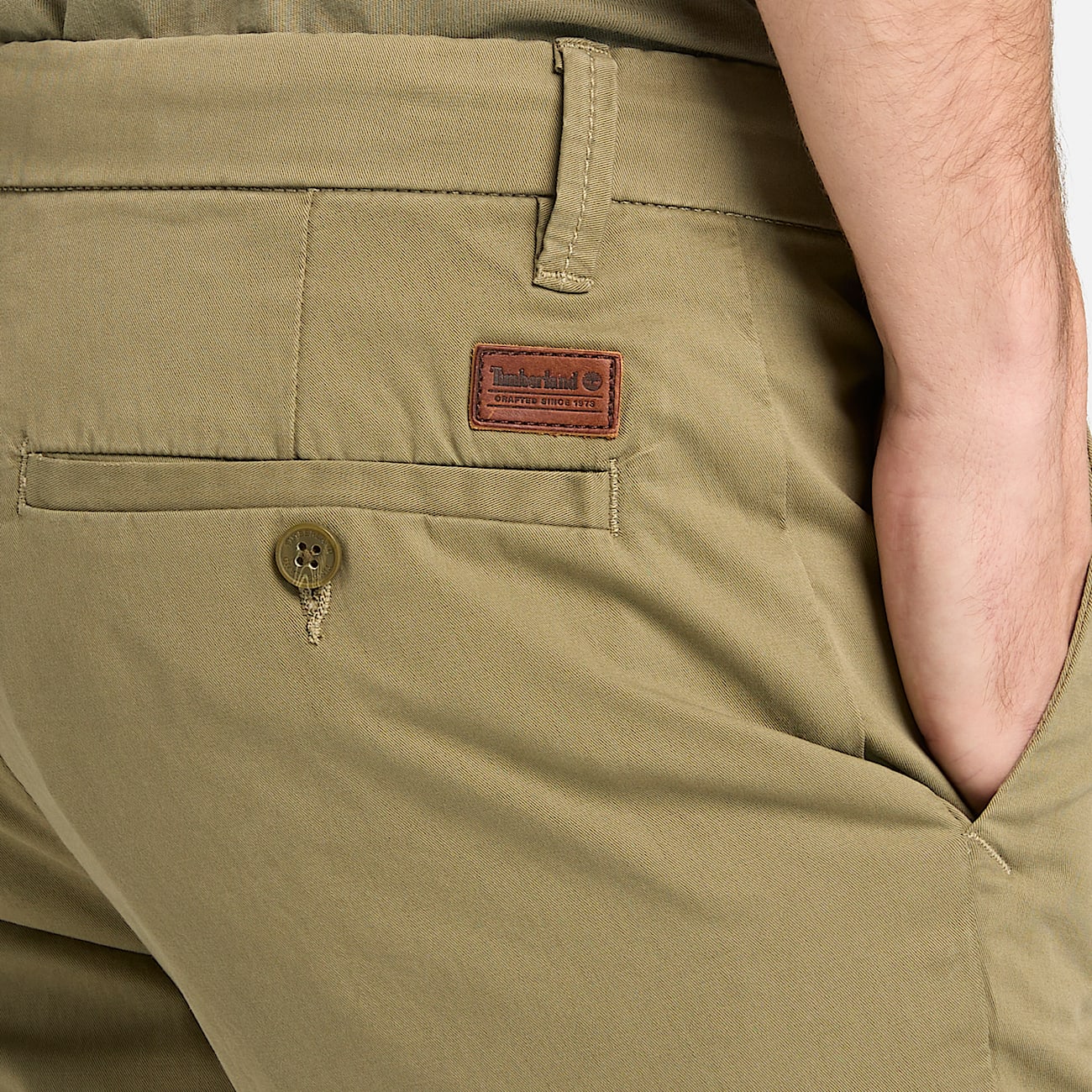 Claremont Twill Chino Slim Trouser for Men in Brown TBL Brun ALT3