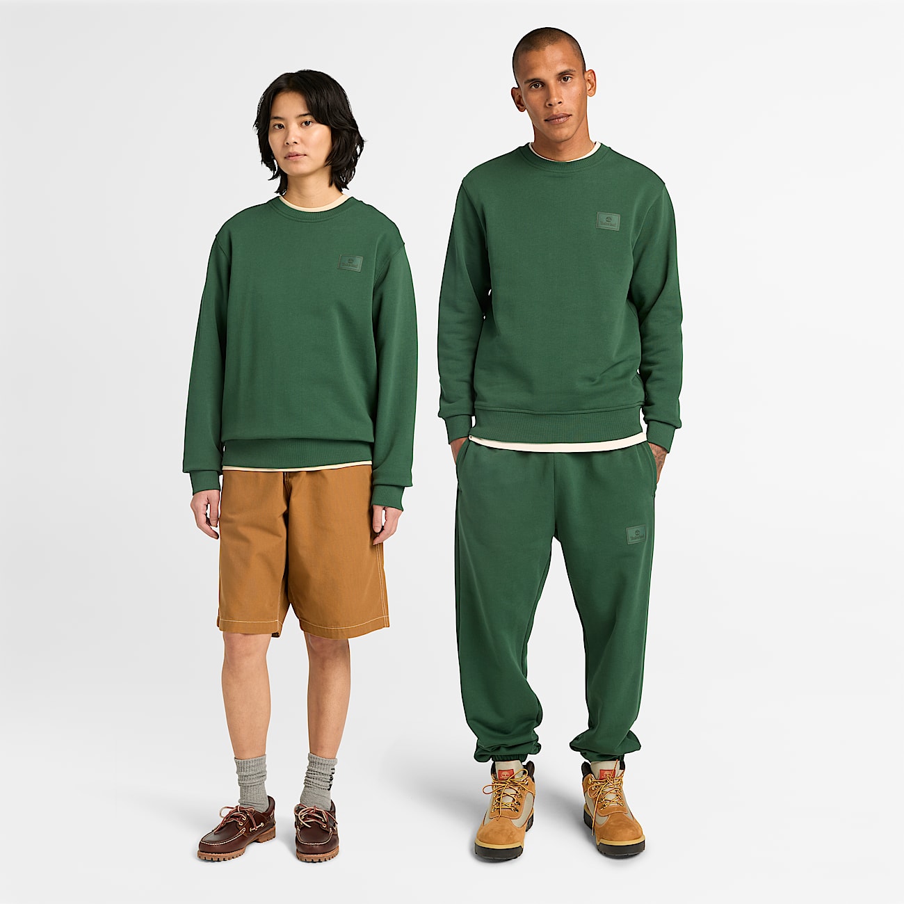 Felpa Girocollo con Targhetta in Silicone da Uomo in verde TBL verde ALT1