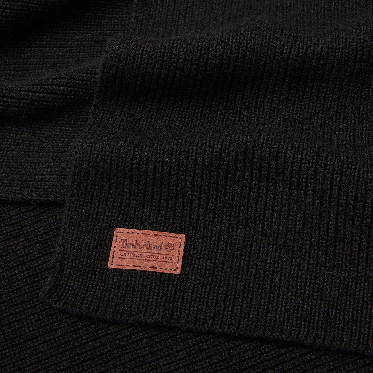 Heritage Fisherman Scarf in Black TBL Black ALT1