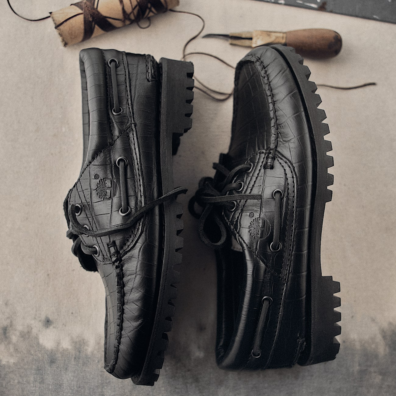 Timberland Authentic 3Eye Boat Shoe for Women in Black TBL Black MKTG1
