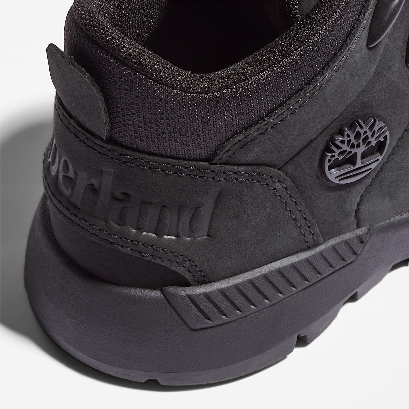 Sprint Trekker Mid Lace-Up Trainer for Youth in Black - 6