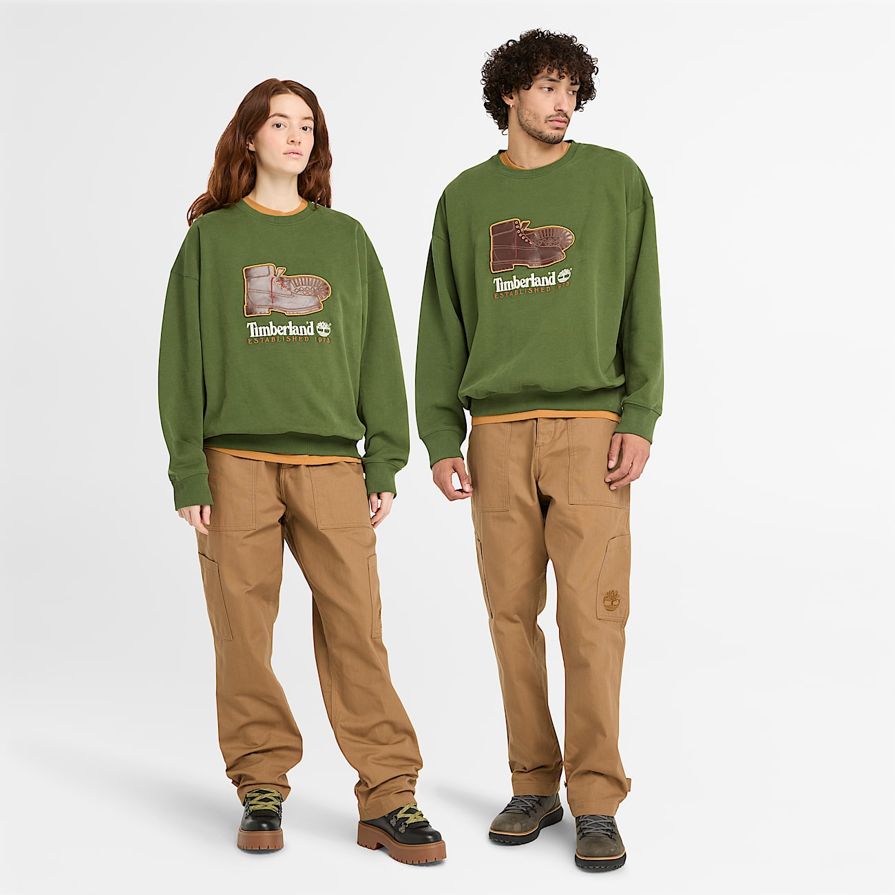 Pantalones tipo cargo de pernera ancha unisex en amarillo oscuro