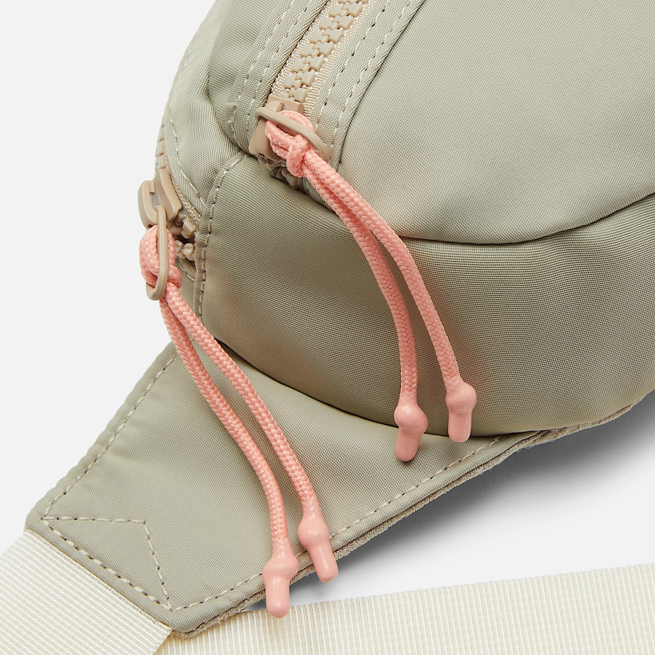 Umhängetasche aus Nylon in Beige - 4