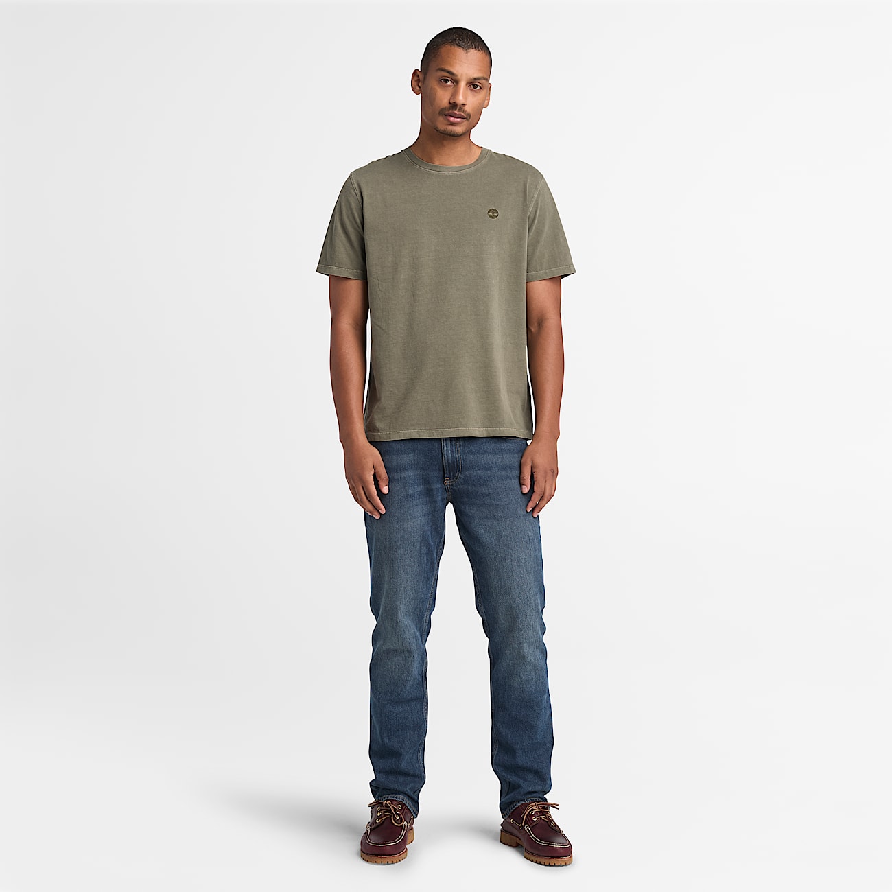 Camiseta de manga corta teñida en prenda Dunstan River para hombre en verde - 2