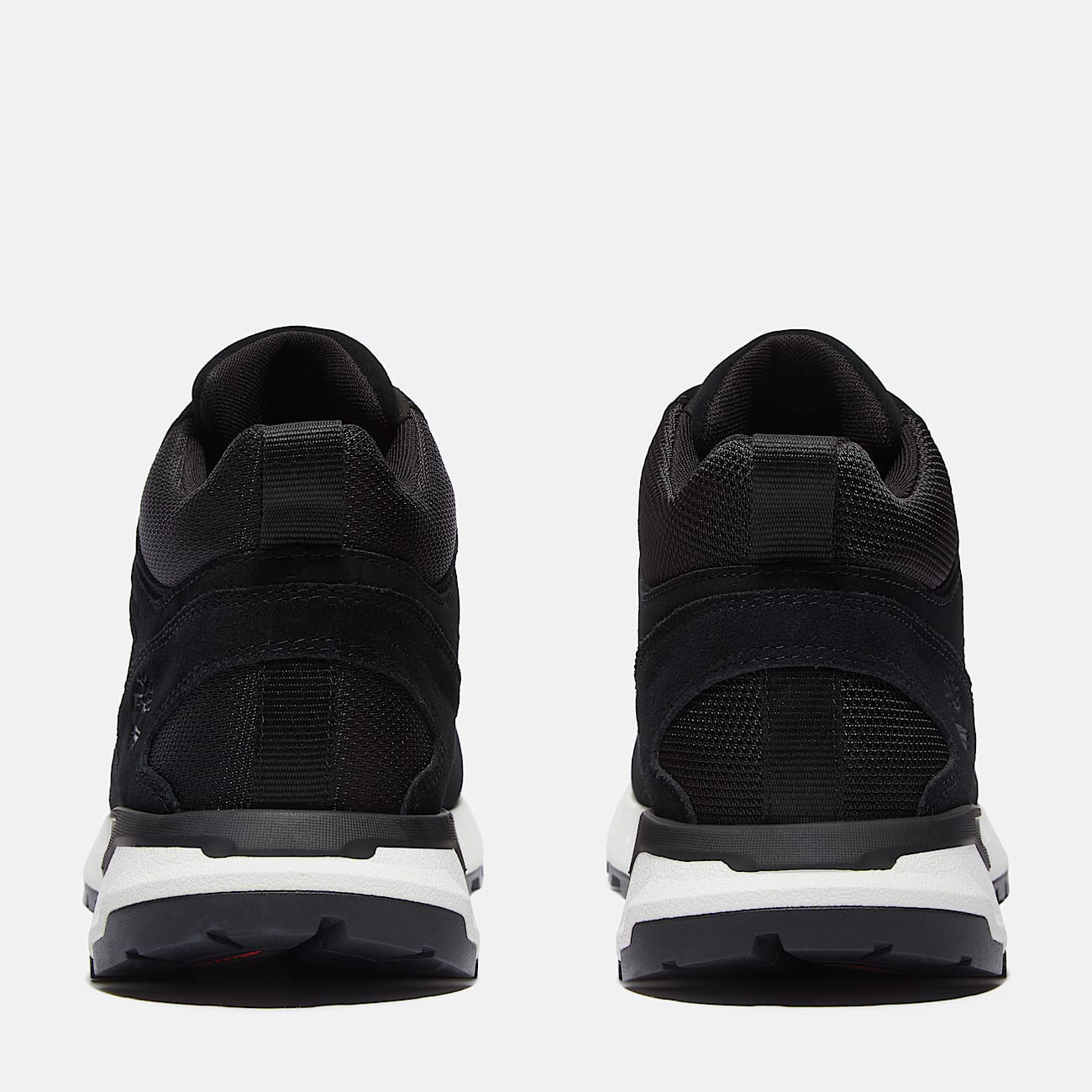 Voyager Park Mid Lace-Up Trainer for Men in Black/White