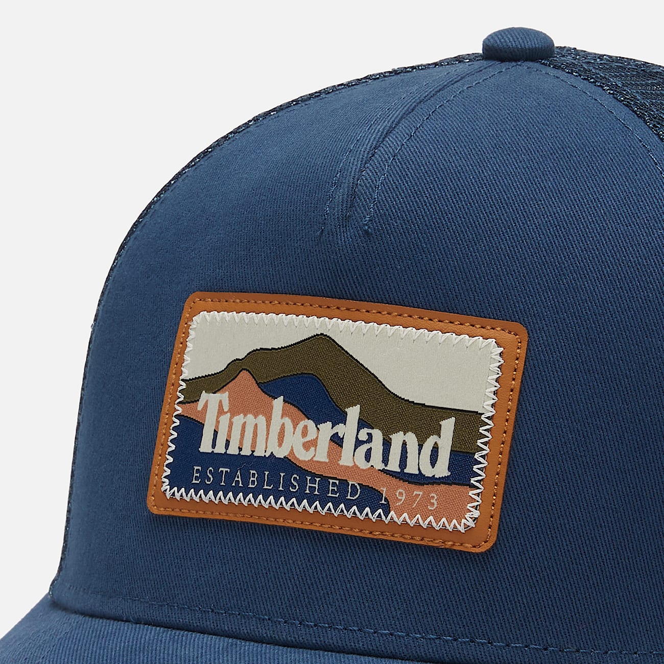 Casquette Trucker Mountain à écusson en bleu foncé