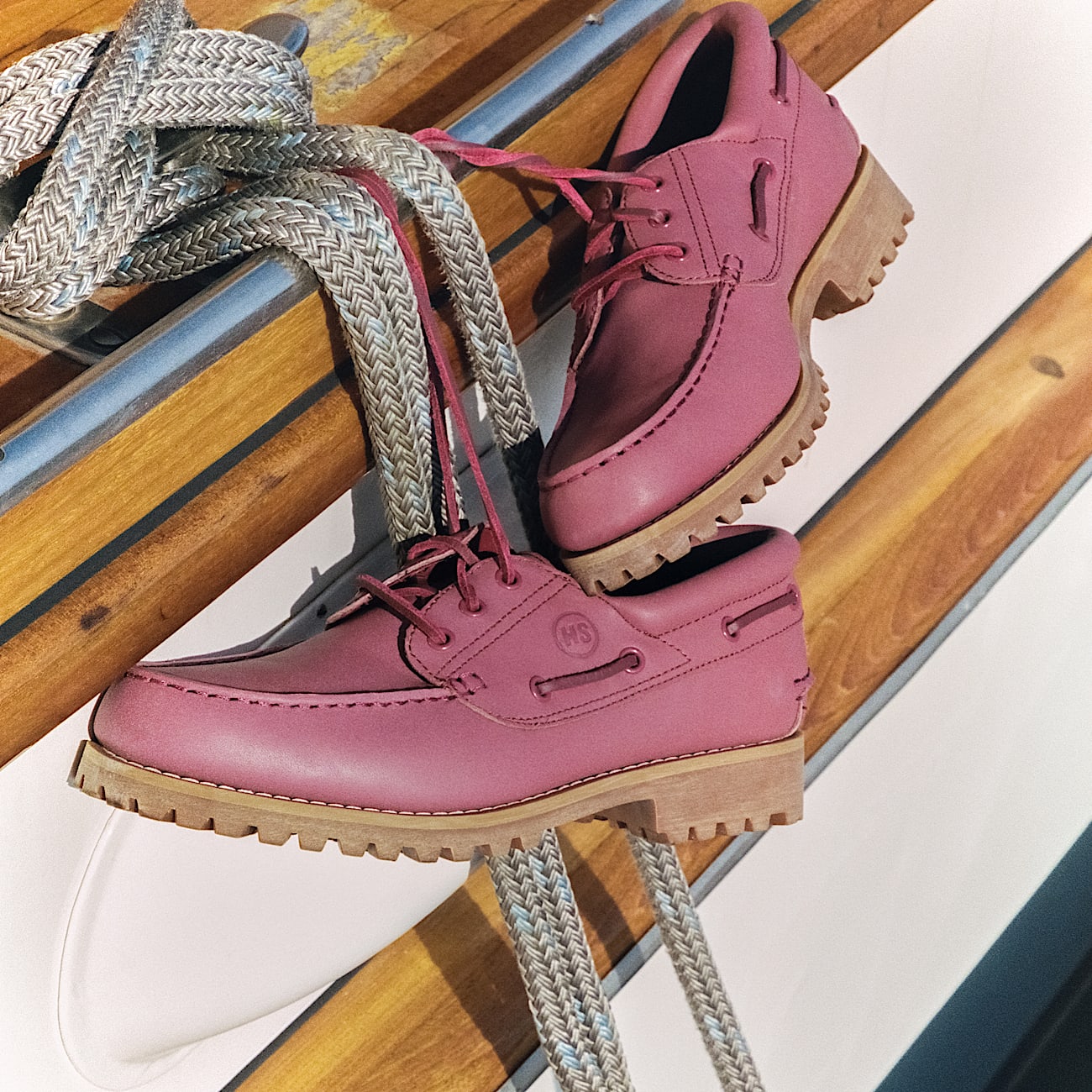 Náuticos de 3 ojales de Timberland® y HIGHSNOBIETY para hombre en rojo oscuro - 4