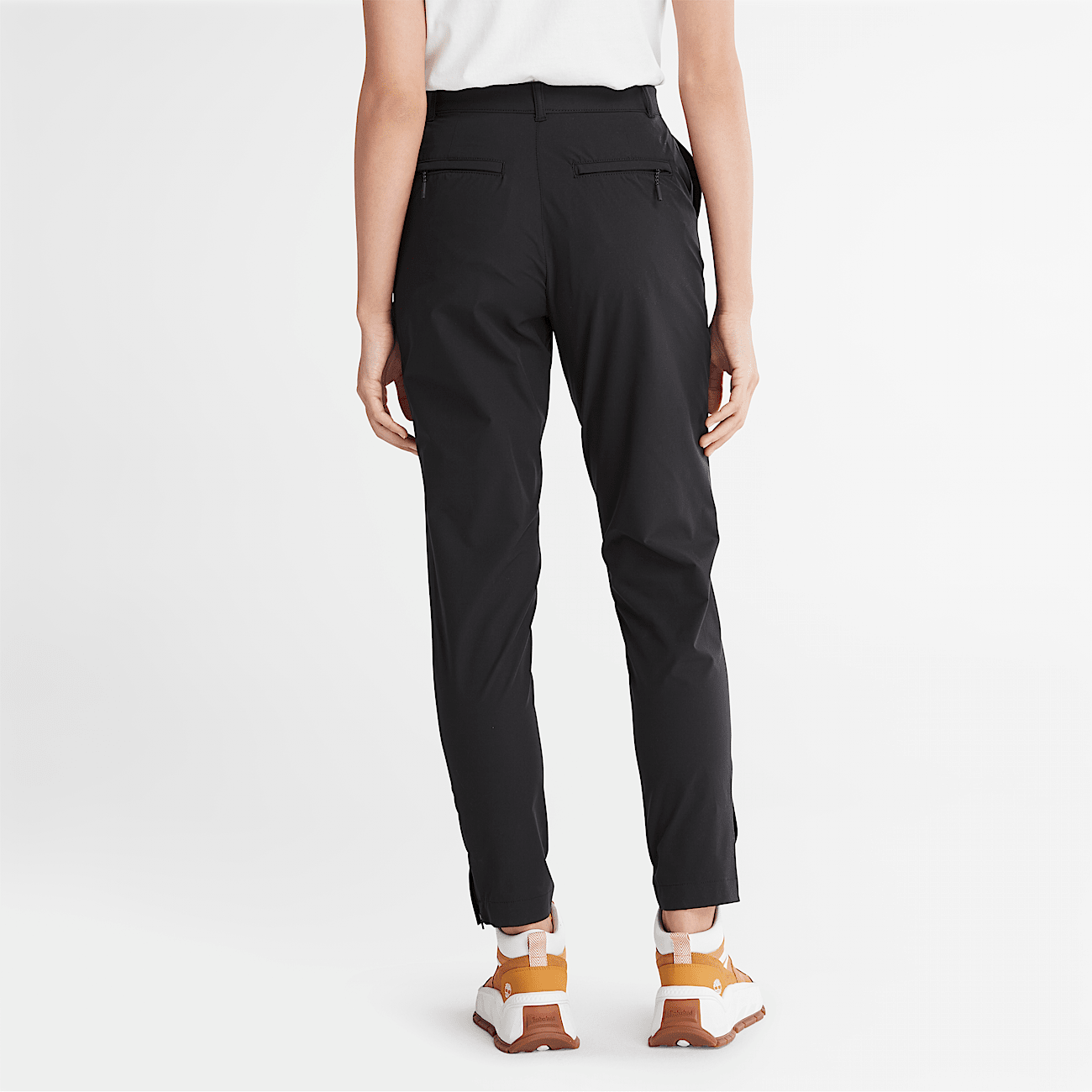 Pantacourt impermeable pour femme en noir