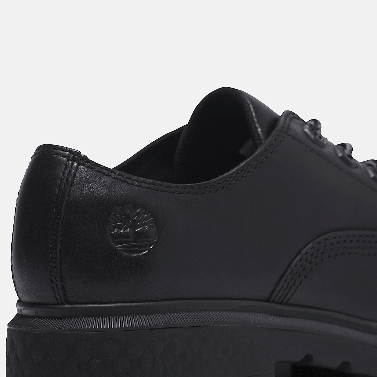 Cortina Valley Oxford for Women in Black