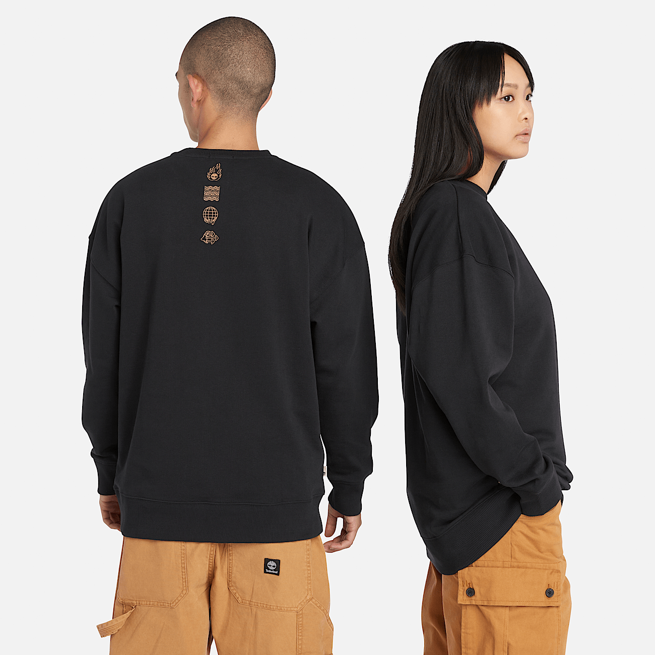 All Gender Lunar New Year Badge Crewneck Sweatshirt in Schwarz
