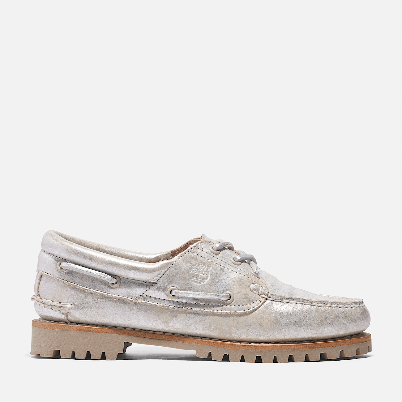 Chaussure bateau Noreen cousue main a 3 illets pour femme en gris