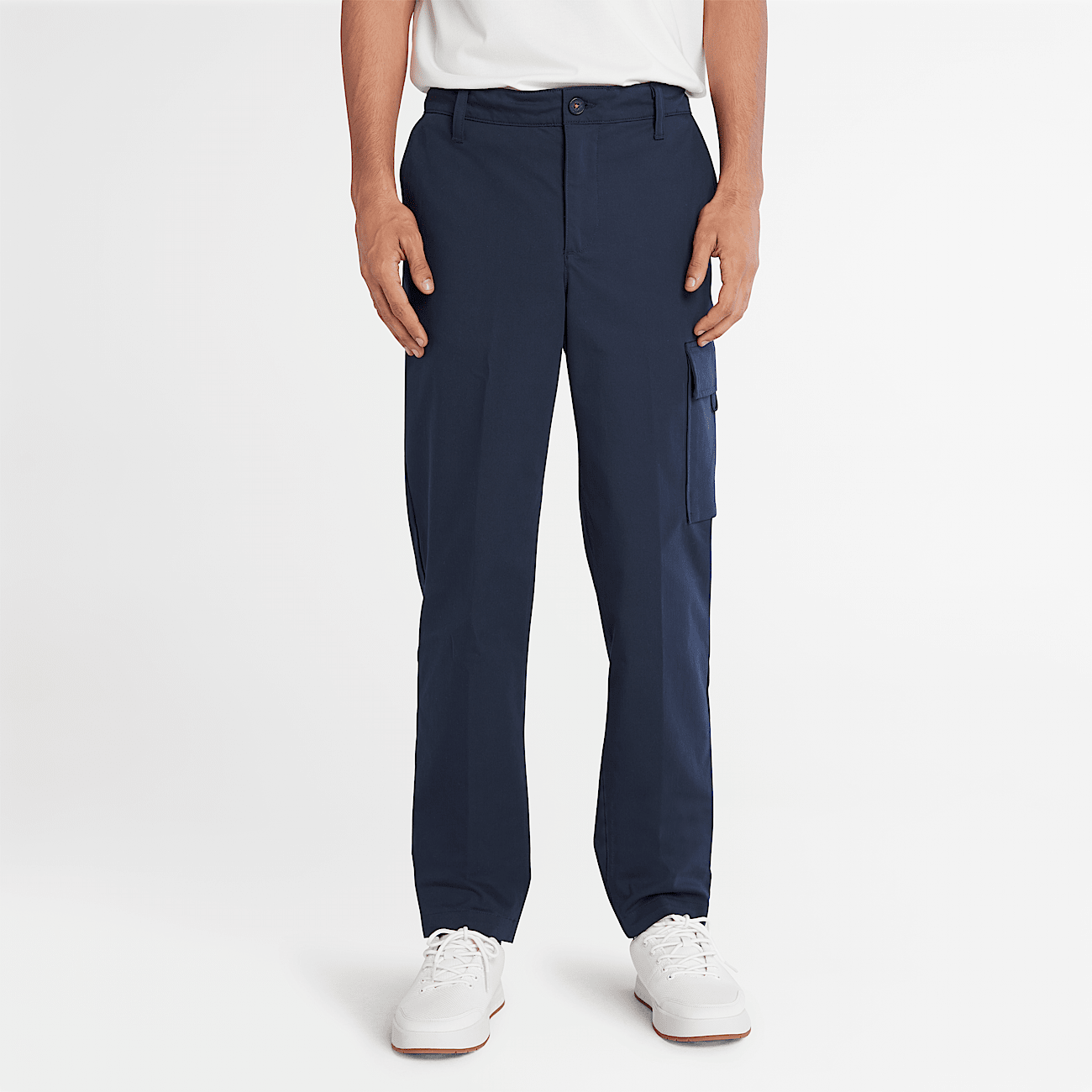 Tapered Trousers with Outlast Technology for Men in Navy