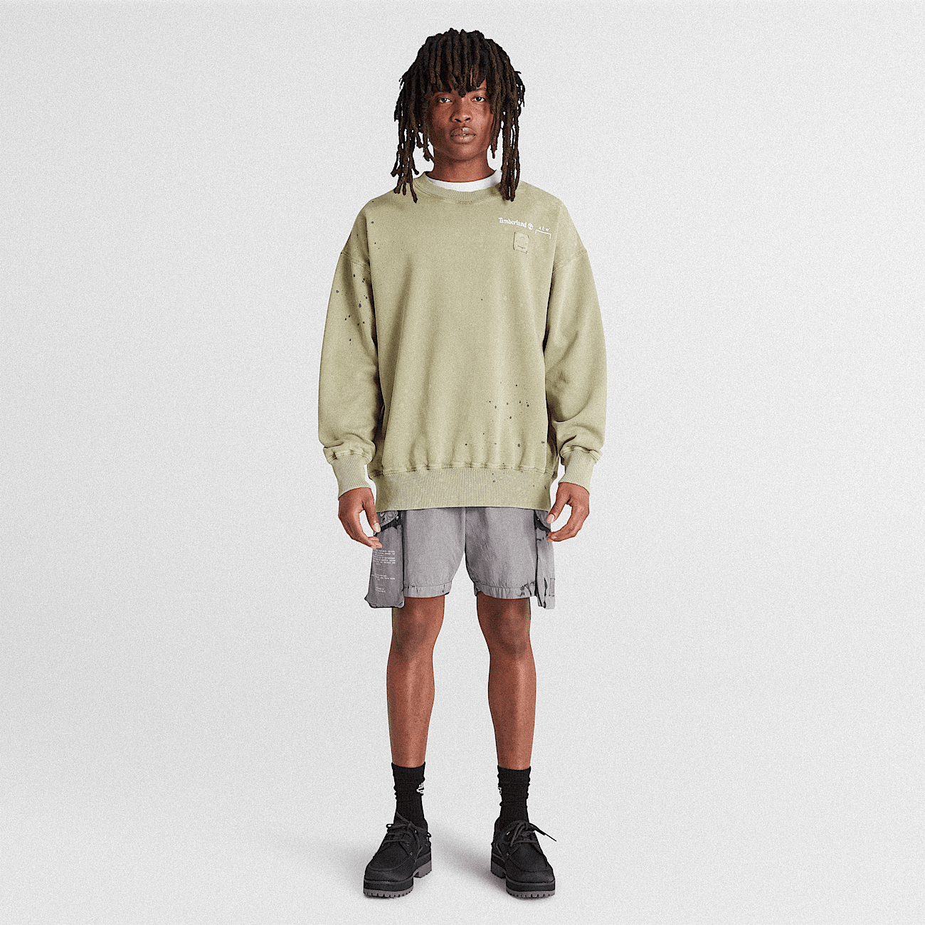 Light green crewneck sweatshirt top
